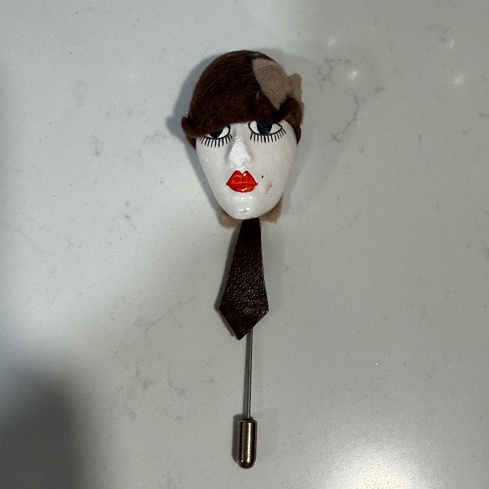 Vintage Face Brooch Pin